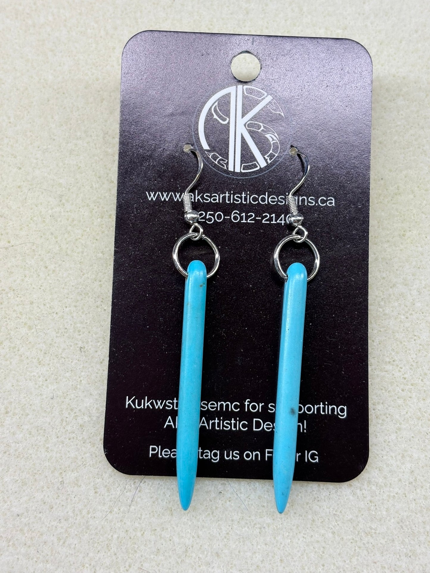 Turquoise, Howlite spikes, Gold